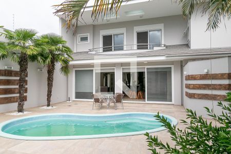 Casa à venda com 470m², 5 quartos e sem vaga Casa à venda com 470m², 5 quartos e sem vagaÁrea comum - Piscina