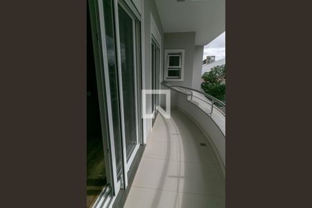 Casa à venda com 470m², 5 quartos e sem vaga Casa à venda com 470m², 5 quartos e sem vagaVaranda