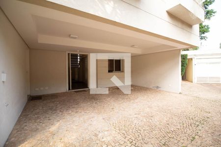 Casa de condomínio à venda com 340m², 4 quartos e 4 vagas Casa de condomínio à venda com 340m², 4 quartos e 4 vagasGaragem