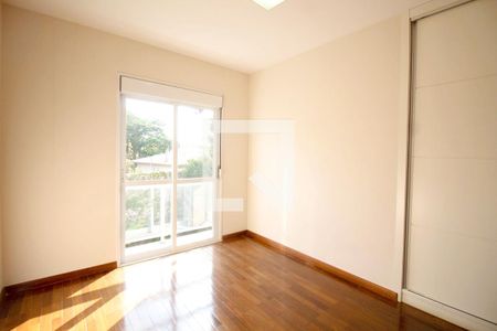 Casa de condomínio à venda com 340m², 4 quartos e 4 vagas Casa de condomínio à venda com 340m², 4 quartos e 4 vagasSuíte 2