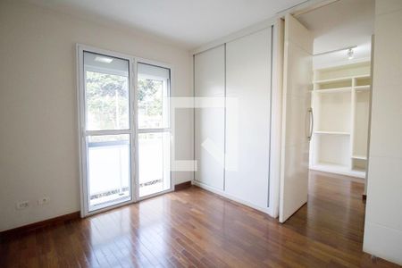 Casa de condomínio à venda com 340m², 4 quartos e 4 vagas Casa de condomínio à venda com 340m², 4 quartos e 4 vagasSuíte 1