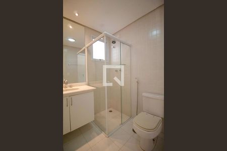 Casa de condomínio à venda com 340m², 4 quartos e 4 vagas Casa de condomínio à venda com 340m², 4 quartos e 4 vagasBanheiro da Suíte 3