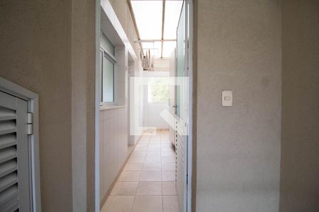 Casa de condomínio à venda com 340m², 4 quartos e 4 vagas Casa de condomínio à venda com 340m², 4 quartos e 4 vagasÁrea de Serviço