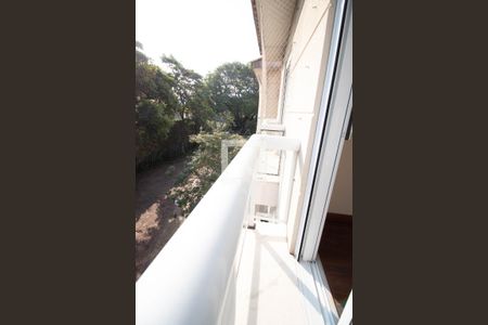 Casa de condomínio à venda com 340m², 4 quartos e 4 vagas Casa de condomínio à venda com 340m², 4 quartos e 4 vagasSuíte 2