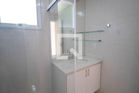 Casa de condomínio à venda com 340m², 4 quartos e 4 vagas Casa de condomínio à venda com 340m², 4 quartos e 4 vagasBanheiro da Suíte 3