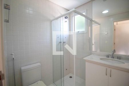 Casa de condomínio à venda com 340m², 4 quartos e 4 vagas Casa de condomínio à venda com 340m², 4 quartos e 4 vagasBanheiro da Suíte 2