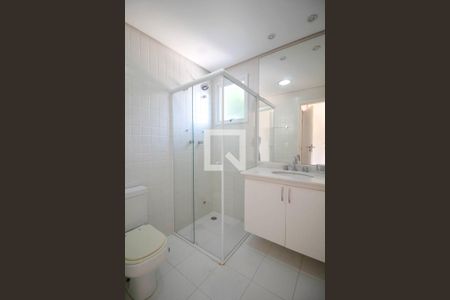 Casa de condomínio à venda com 340m², 4 quartos e 4 vagas Casa de condomínio à venda com 340m², 4 quartos e 4 vagasBanheiro da Suíte 2