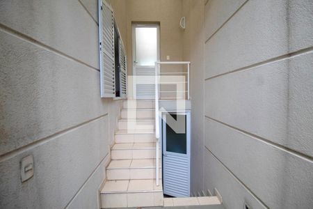 Casa de condomínio à venda com 340m², 4 quartos e 4 vagas Casa de condomínio à venda com 340m², 4 quartos e 4 vagasQuintal