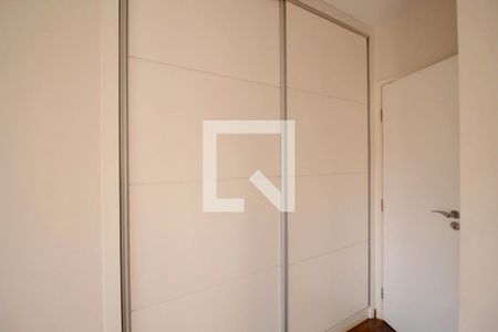 Casa de condomínio à venda com 340m², 4 quartos e 4 vagas Casa de condomínio à venda com 340m², 4 quartos e 4 vagasSuíte 2