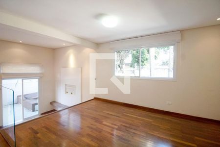 Casa de condomínio à venda com 340m², 4 quartos e 4 vagas Casa de condomínio à venda com 340m², 4 quartos e 4 vagasSala de Jantar