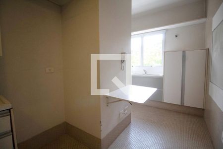 Casa de condomínio à venda com 340m², 4 quartos e 4 vagas Casa de condomínio à venda com 340m², 4 quartos e 4 vagasCozinha