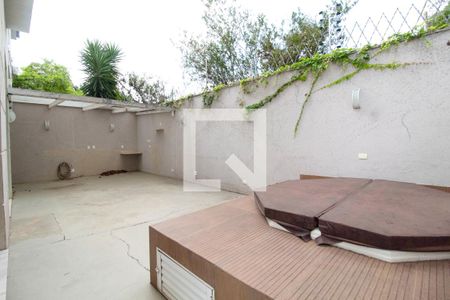 Casa de condomínio à venda com 340m², 4 quartos e 4 vagas Casa de condomínio à venda com 340m², 4 quartos e 4 vagasQuintal