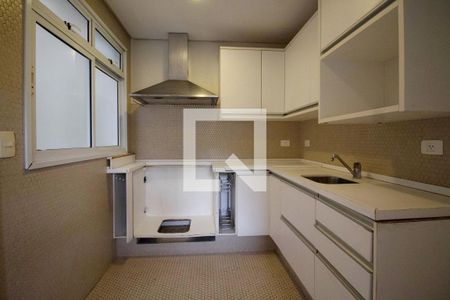 Casa de condomínio à venda com 340m², 4 quartos e 4 vagas Casa de condomínio à venda com 340m², 4 quartos e 4 vagasCozinha