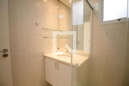 Casa de condomínio à venda com 340m², 4 quartos e 4 vagas Casa de condomínio à venda com 340m², 4 quartos e 4 vagasBanheiro da Suíte 3