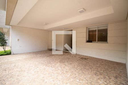 Casa de condomínio à venda com 340m², 4 quartos e 4 vagas Casa de condomínio à venda com 340m², 4 quartos e 4 vagasGaragem