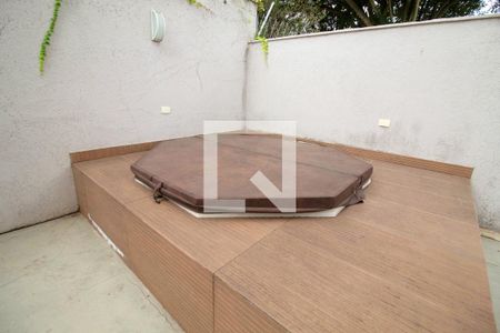 Casa de condomínio à venda com 340m², 4 quartos e 4 vagas Casa de condomínio à venda com 340m², 4 quartos e 4 vagasQuintal