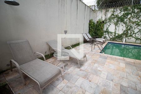 Casa de condomínio à venda com 340m², 4 quartos e 4 vagas Casa de condomínio à venda com 340m², 4 quartos e 4 vagasÁrea comum