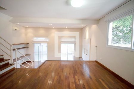 Casa de condomínio à venda com 340m², 4 quartos e 4 vagas Casa de condomínio à venda com 340m², 4 quartos e 4 vagasSala de Jantar