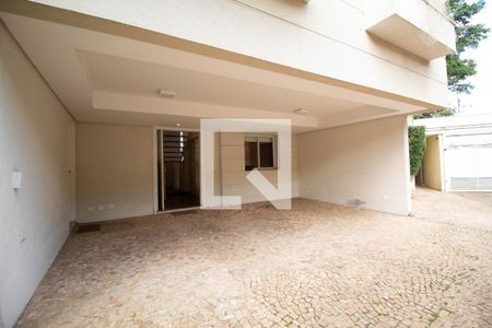 Casa de condomínio à venda com 340m², 4 quartos e 4 vagas Casa de condomínio à venda com 340m², 4 quartos e 4 vagasGaragem