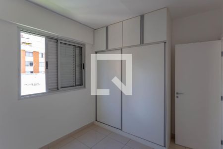 Quarto 1 de apartamento para alugar com 2 quartos, 63m² em Santo Antônio, Belo Horizonte