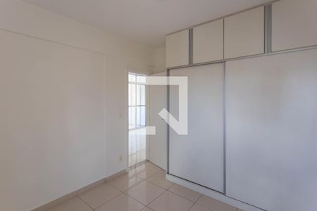 Quarto 2 de apartamento para alugar com 2 quartos, 63m² em Santo Antônio, Belo Horizonte