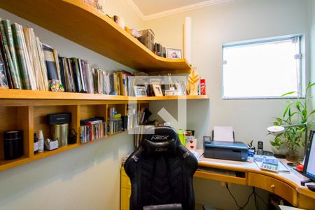 Casa à venda com 200m², 4 quartos e 4 vagas Casa à venda com 200m², 4 quartos e 4 vagasEscritório