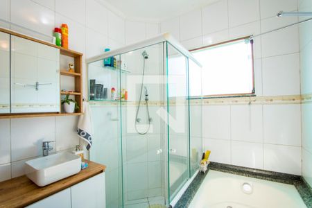 Casa à venda com 200m², 4 quartos e 4 vagas Casa à venda com 200m², 4 quartos e 4 vagasBanheiro do quarto 1