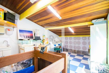 Casa à venda com 200m², 4 quartos e 4 vagas Casa à venda com 200m², 4 quartos e 4 vagasSótão