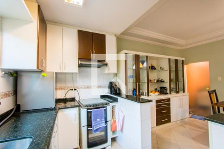 Casa à venda com 200m², 4 quartos e 4 vagas Casa à venda com 200m², 4 quartos e 4 vagasCozinha