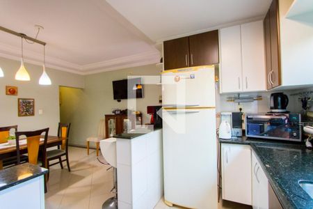 Casa à venda com 200m², 4 quartos e 4 vagas Casa à venda com 200m², 4 quartos e 4 vagasCozinha