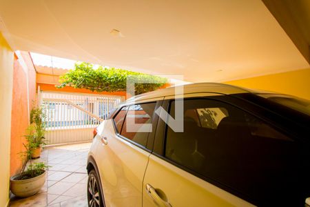 Casa à venda com 200m², 4 quartos e 4 vagas Casa à venda com 200m², 4 quartos e 4 vagasGaragem