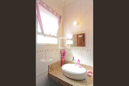 Casa à venda com 140m², 3 quartos e 4 vagas Casa à venda com 140m², 3 quartos e 4 vagasBanheiro