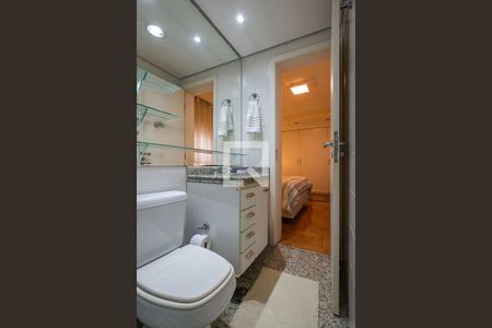 Apartamento à venda com 194m², 3 quartos e 4 vagasSuíte 3 - Banheiro