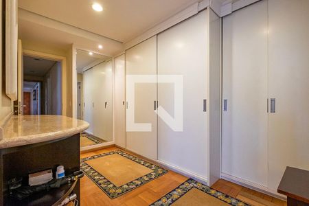 Apartamento à venda com 194m², 3 quartos e 4 vagasSuíte 1