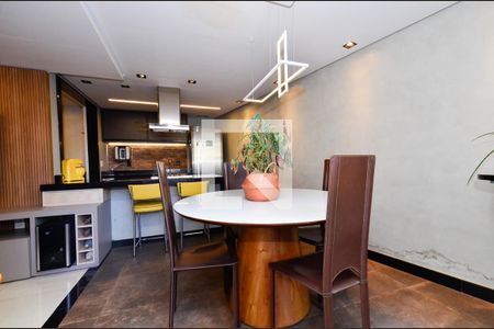 Apartamento à venda com 160m², 2 quartos e 2 vagasCozinha