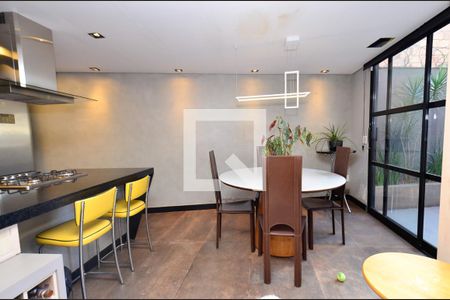 Apartamento à venda com 160m², 2 quartos e 2 vagasCozinha