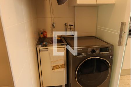 Apartamento à venda com 120m², 3 quartos e 2 vagas Apartamento à venda com 120m², 3 quartos e 2 vagasLavanderia