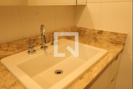 Apartamento à venda com 120m², 3 quartos e 2 vagas Apartamento à venda com 120m², 3 quartos e 2 vagasBanheiro da Suíte 2