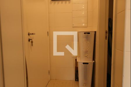Apartamento à venda com 120m², 3 quartos e 2 vagas Apartamento à venda com 120m², 3 quartos e 2 vagasLavanderia