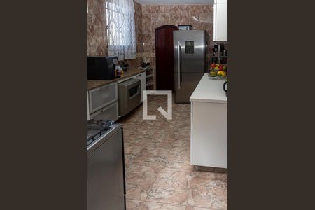Casa de condomínio para alugar com 351m², 4 quartos e 3 vagas Casa de condomínio para alugar com 351m², 4 quartos e 3 vagasCozinha - Armários