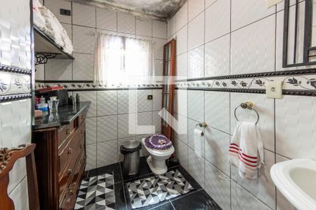 Casa à venda com 355m², 6 quartos e 6 vagasBanheiro Quarto 1