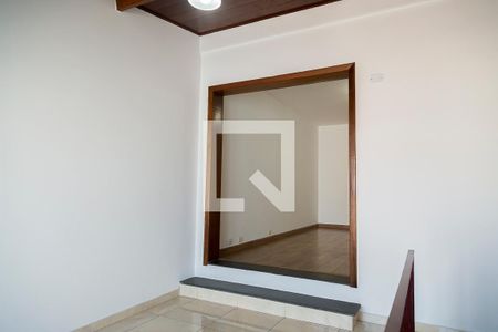 Sala 1 de casa para alugar com 3 quartos, 120m² em Vila Campestre, São Paulo