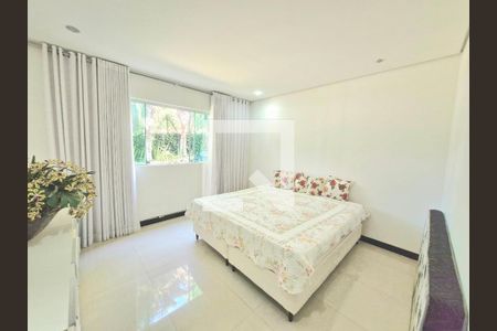 Casa à venda com 950m², 7 quartos e 8 vagas Casa à venda com 950m², 7 quartos e 8 vagasQuarto 1