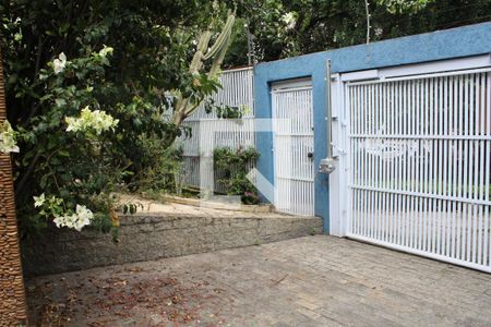 Casa à venda com 240m², 4 quartos e 4 vagasPortão