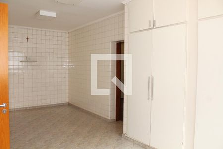 Casa à venda com 240m², 4 quartos e 4 vagasCozinha