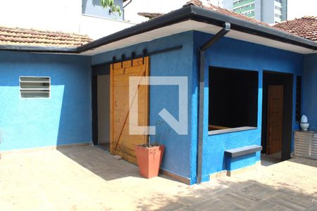 Casa à venda com 240m², 4 quartos e 4 vagasFachada