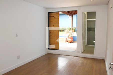 Casa à venda com 240m², 4 quartos e 4 vagasQuarto Suíte