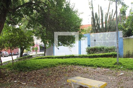 Casa à venda com 240m², 4 quartos e 4 vagasPraça na frente da Casa