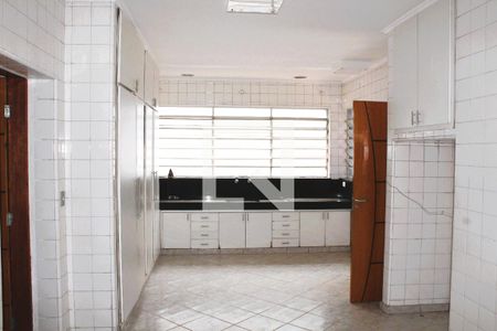 Casa à venda com 240m², 4 quartos e 4 vagasCozinha