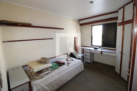 Apartamento à venda com 160m², 4 quartos e 3 vagasQuarto 2